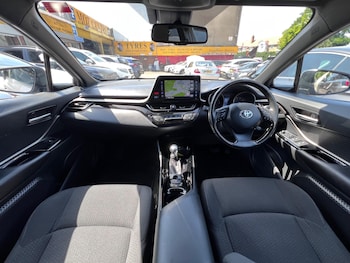 Used Toyota C-HR 2018 for sale - 78999207: Photo