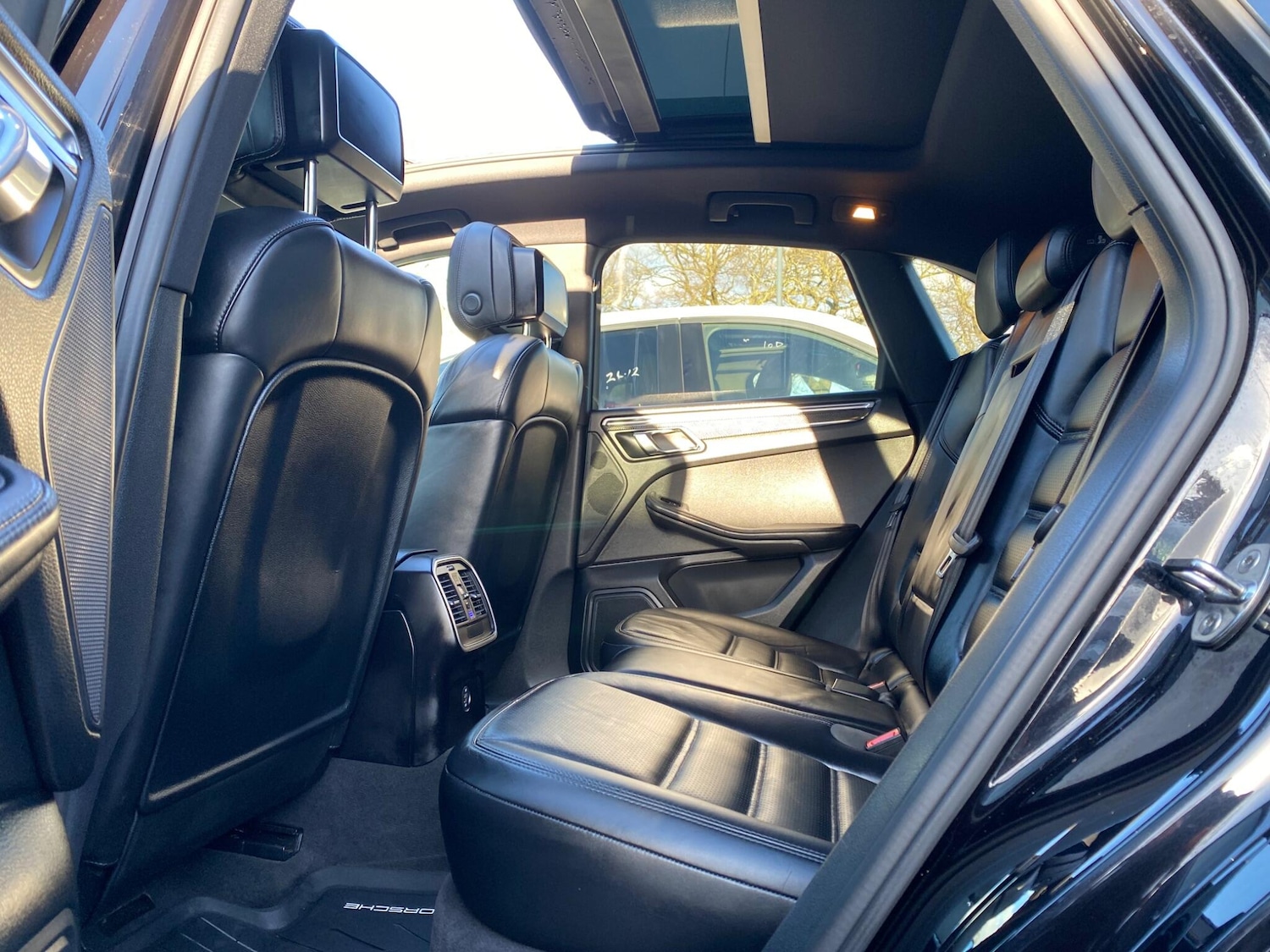 Used Porsche Macan 2017 for sale - 77040036: Photo 37