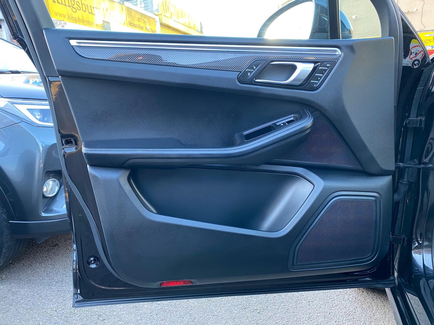 Used Porsche Macan 2017 for sale - 77040036: Photo 38