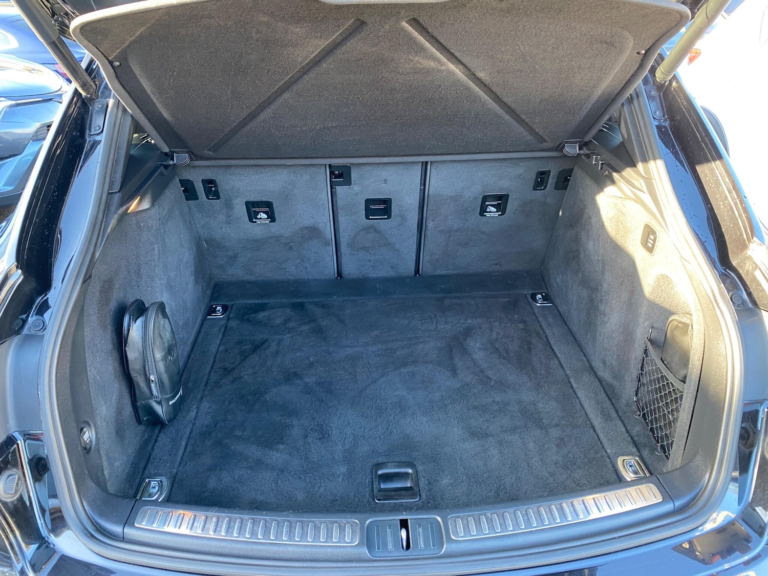 Used Porsche Macan 2017 for sale - 77040036: Photo 41