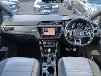 Used Volkswagen Touran 2018 for sale - 76728579: Photo