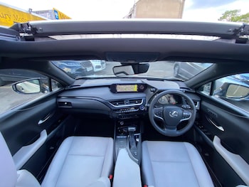Used Lexus UX 2019 for sale - 78585540: Photo