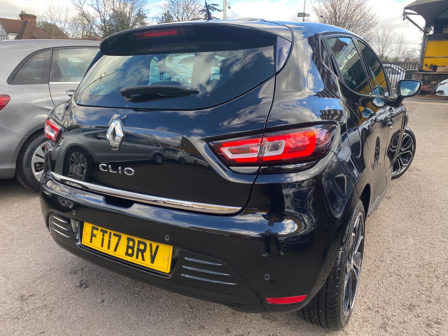 Used Renault Clio 2017 for sale - 77637718: Photo 11