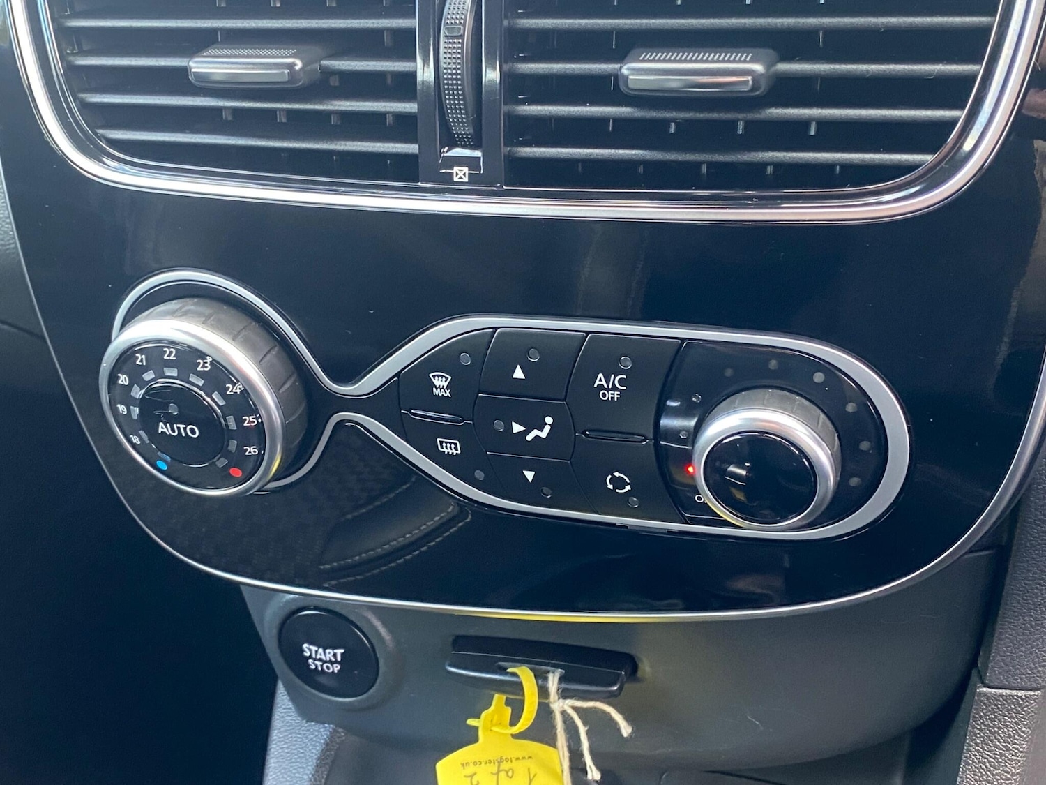 Used Renault Clio 2017 for sale - 77637718: Photo 25