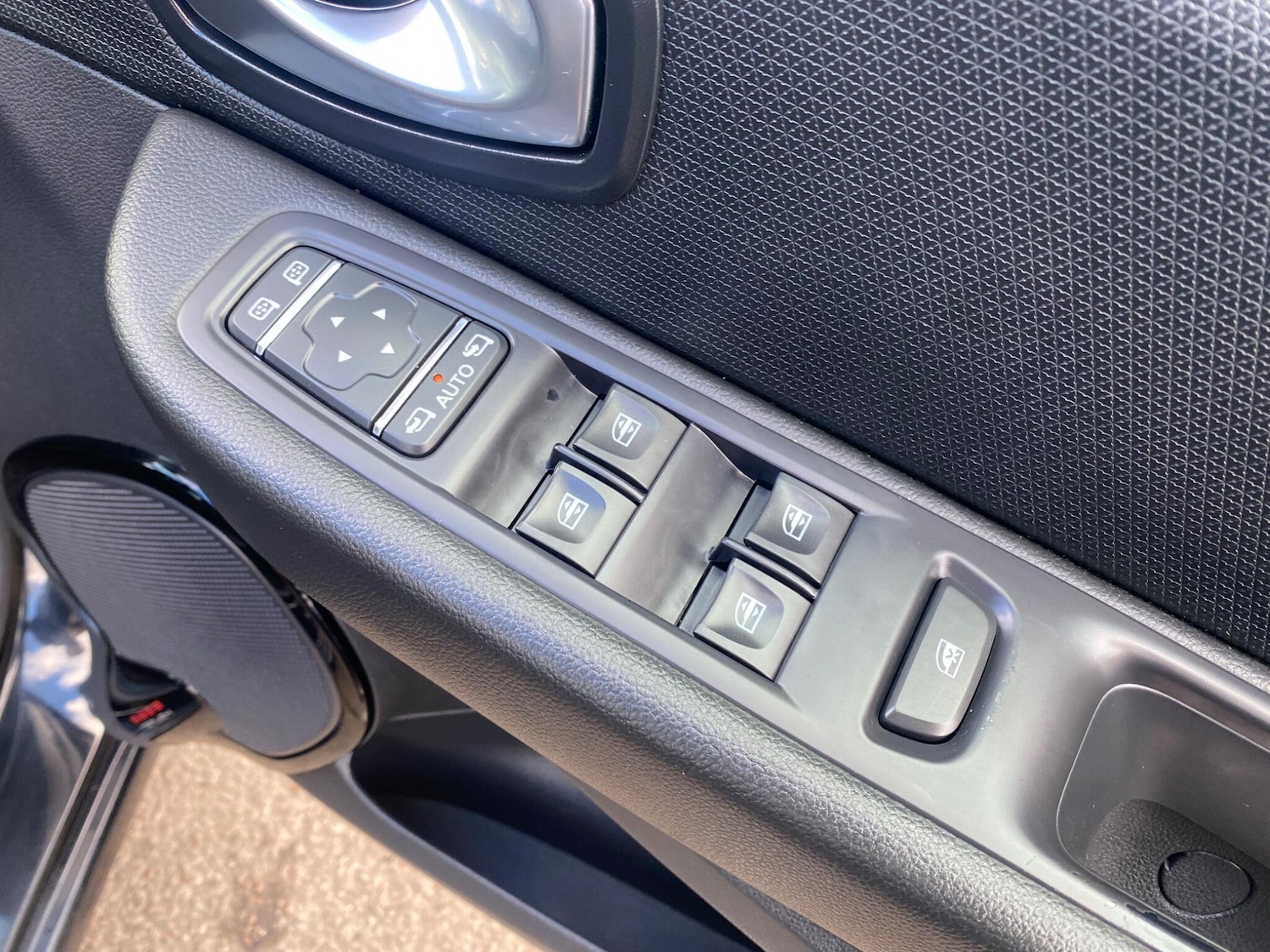 Used Renault Clio 2017 for sale - 77637718: Photo 27