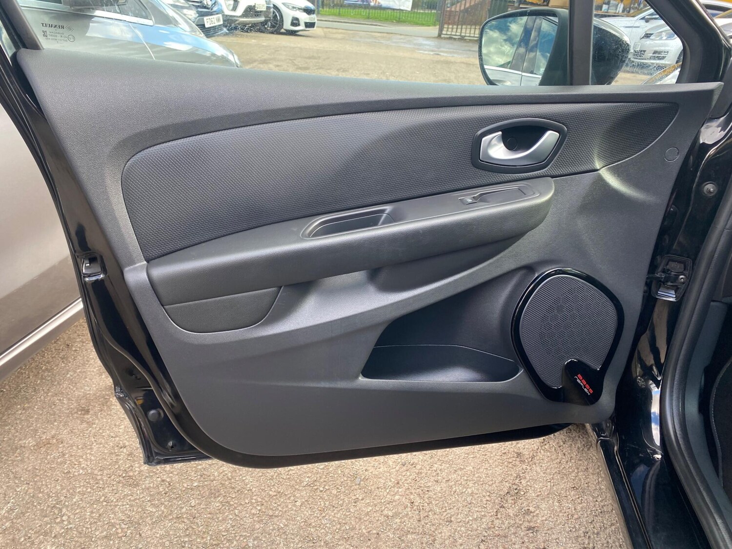 Used Renault Clio 2017 for sale - 77637718: Photo 32