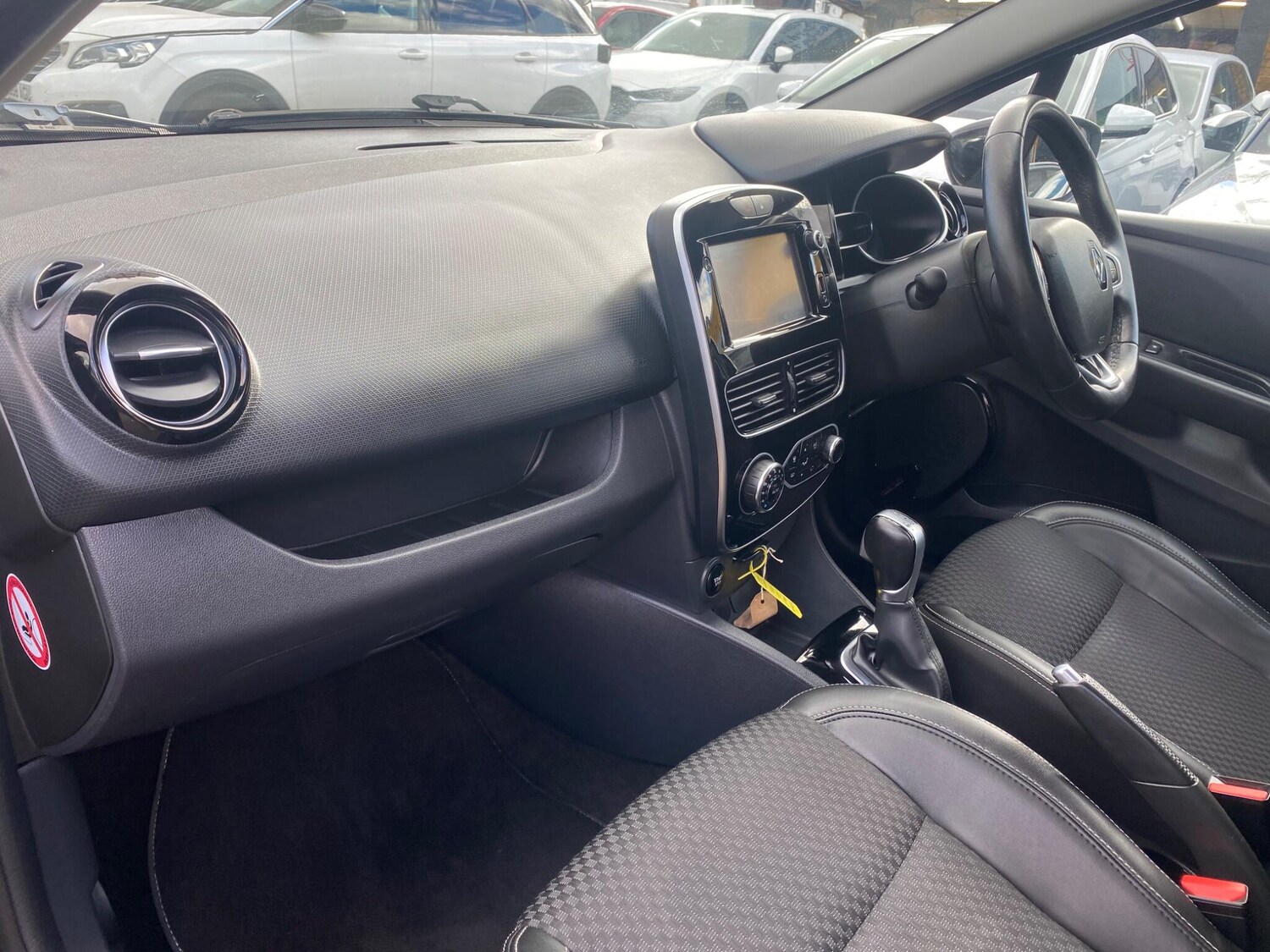 Used Renault Clio 2017 for sale - 77637718: Photo 34