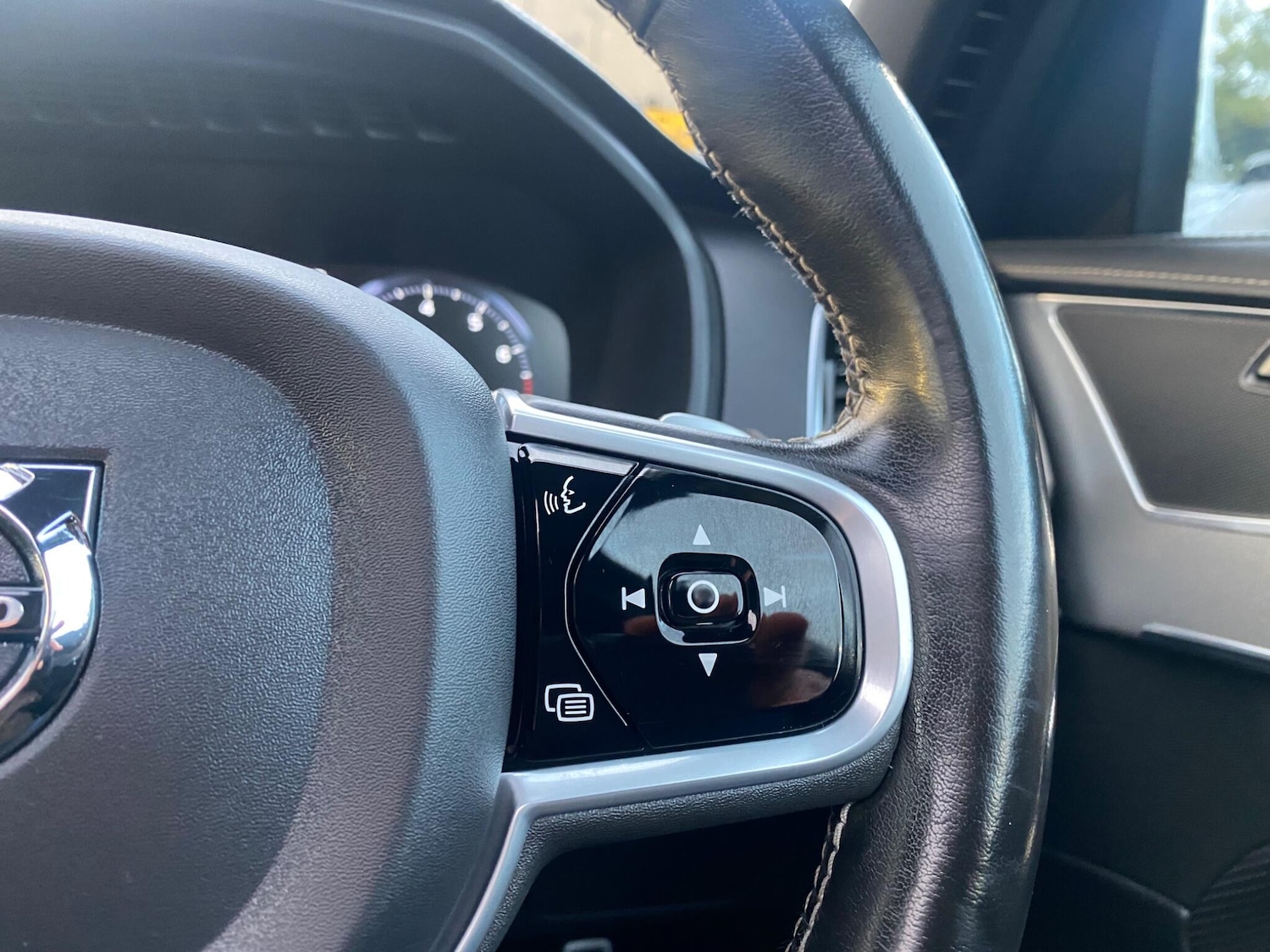 Used Volvo XC90 2020 for sale - 76633139: Photo 32