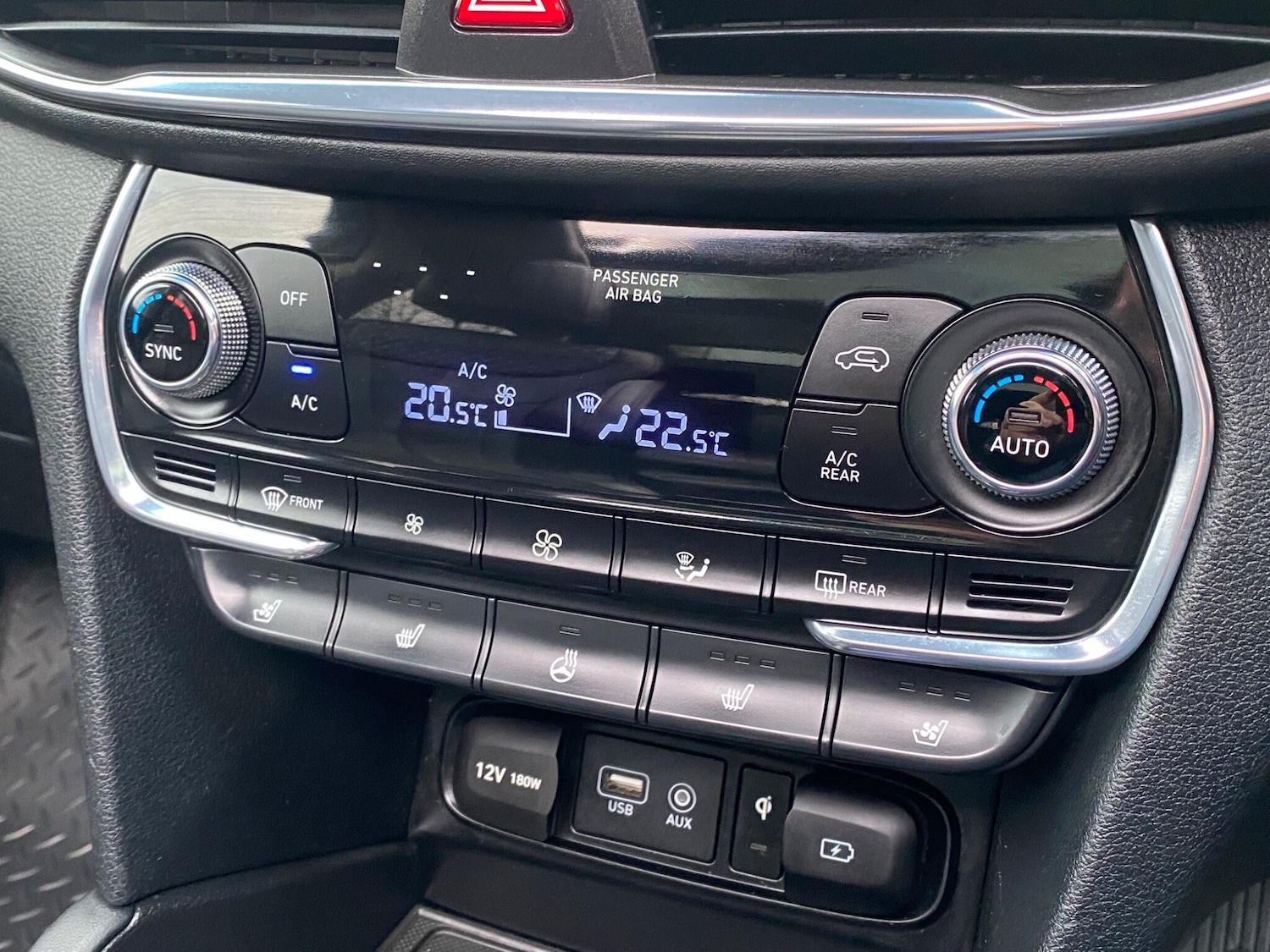 Used Hyundai Santa Fe 2018 for sale - 77626171: Photo 28