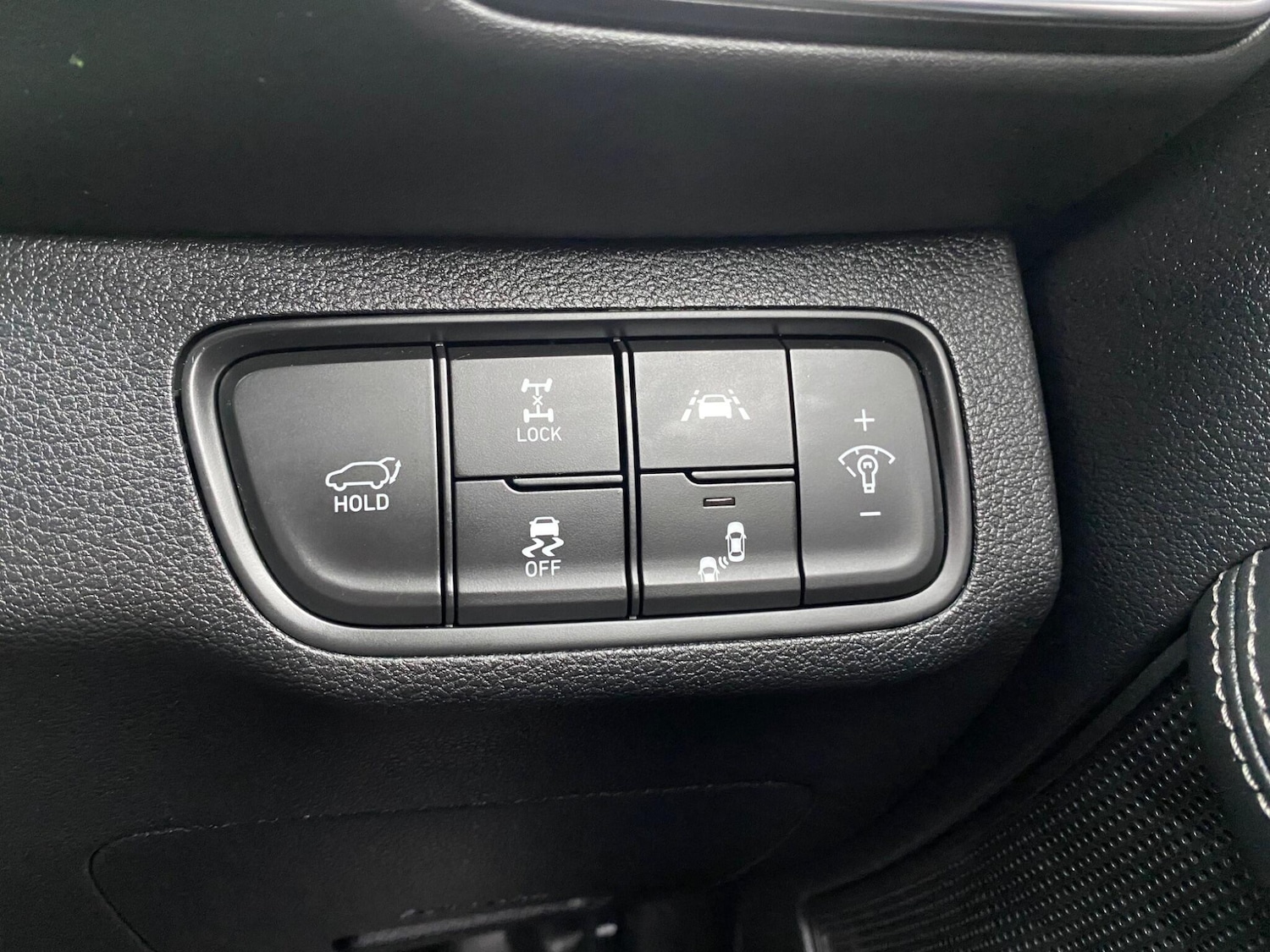 Used Hyundai Santa Fe 2018 for sale - 77626171: Photo 32