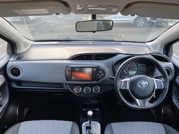 Used Toyota Yaris 2015 for sale - 78676485: Photo