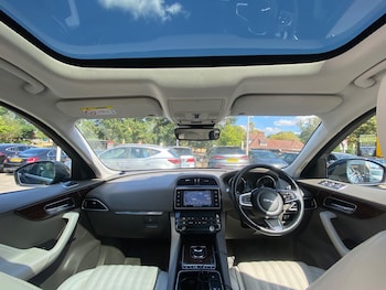 Used Jaguar F-Pace 2017 for sale - 79601288: Photo