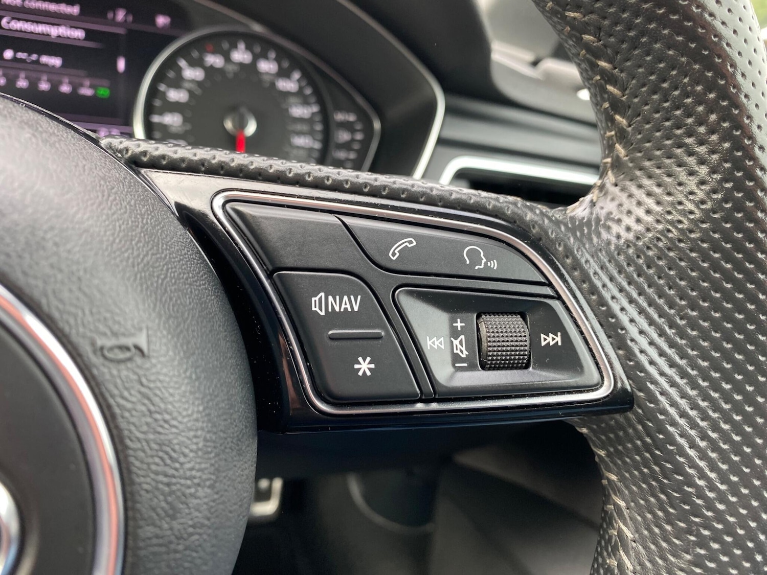 Used Audi A4 Avant 2017 for sale - 76247699: Photo 30