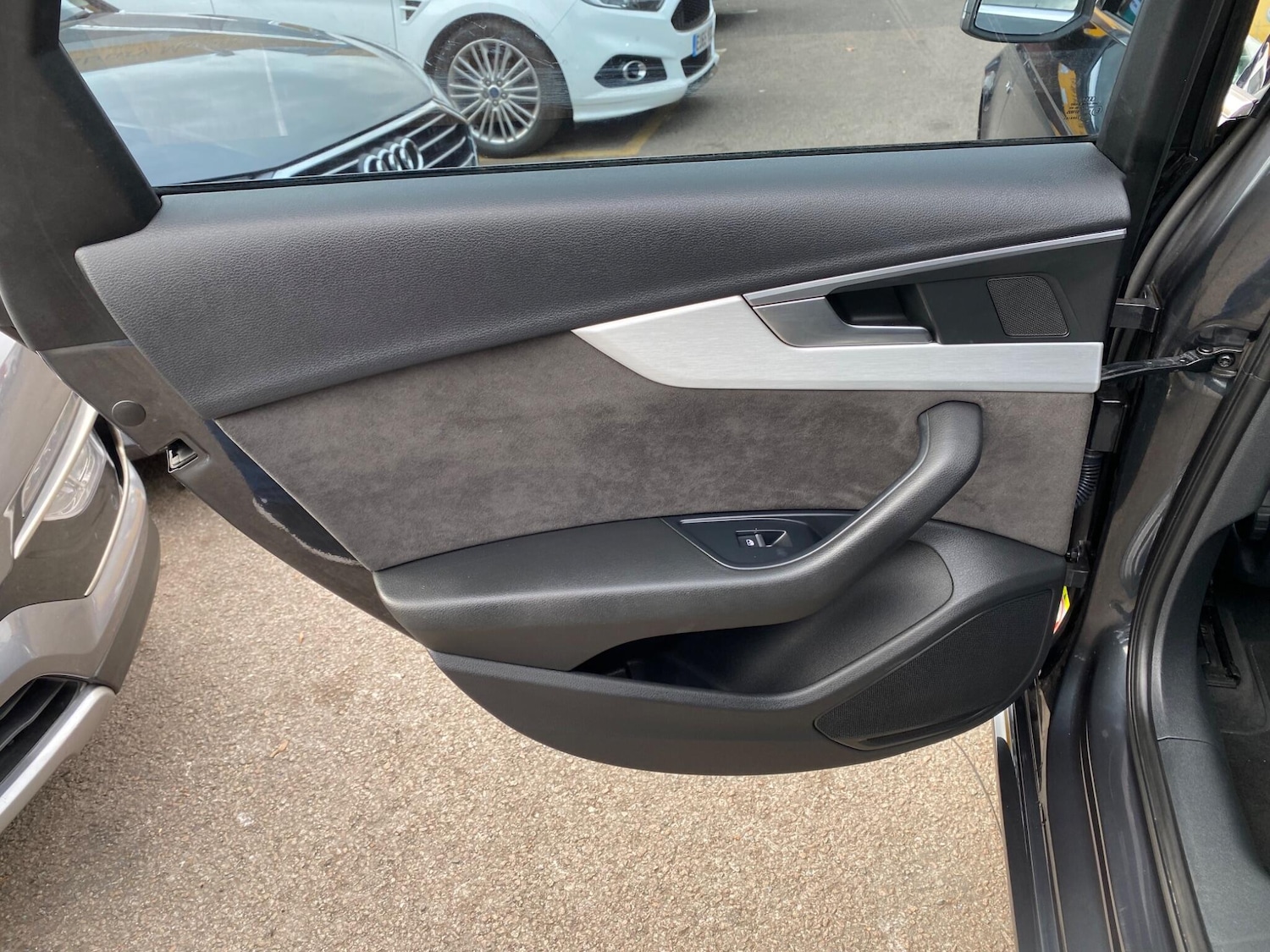 Used Audi A4 Avant 2017 for sale - 76247699: Photo 33