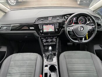 Used Volkswagen Touran 2017 for sale - 76315091: Photo 2