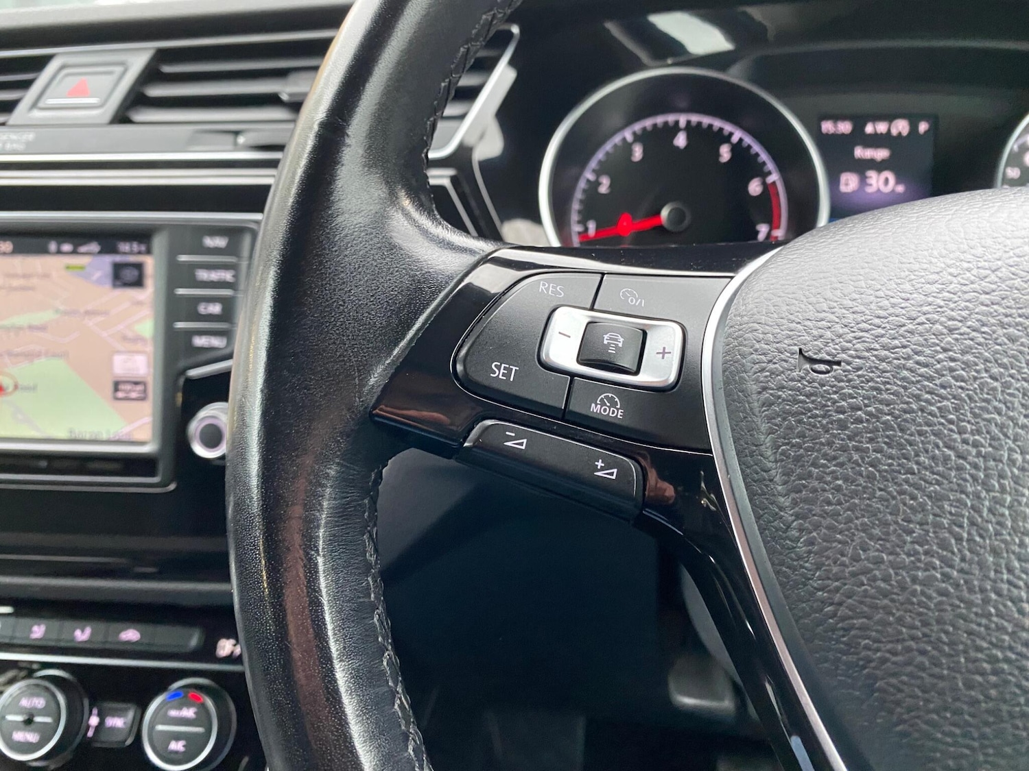 Used Volkswagen Touran 2017 for sale - 76315091: Photo 31