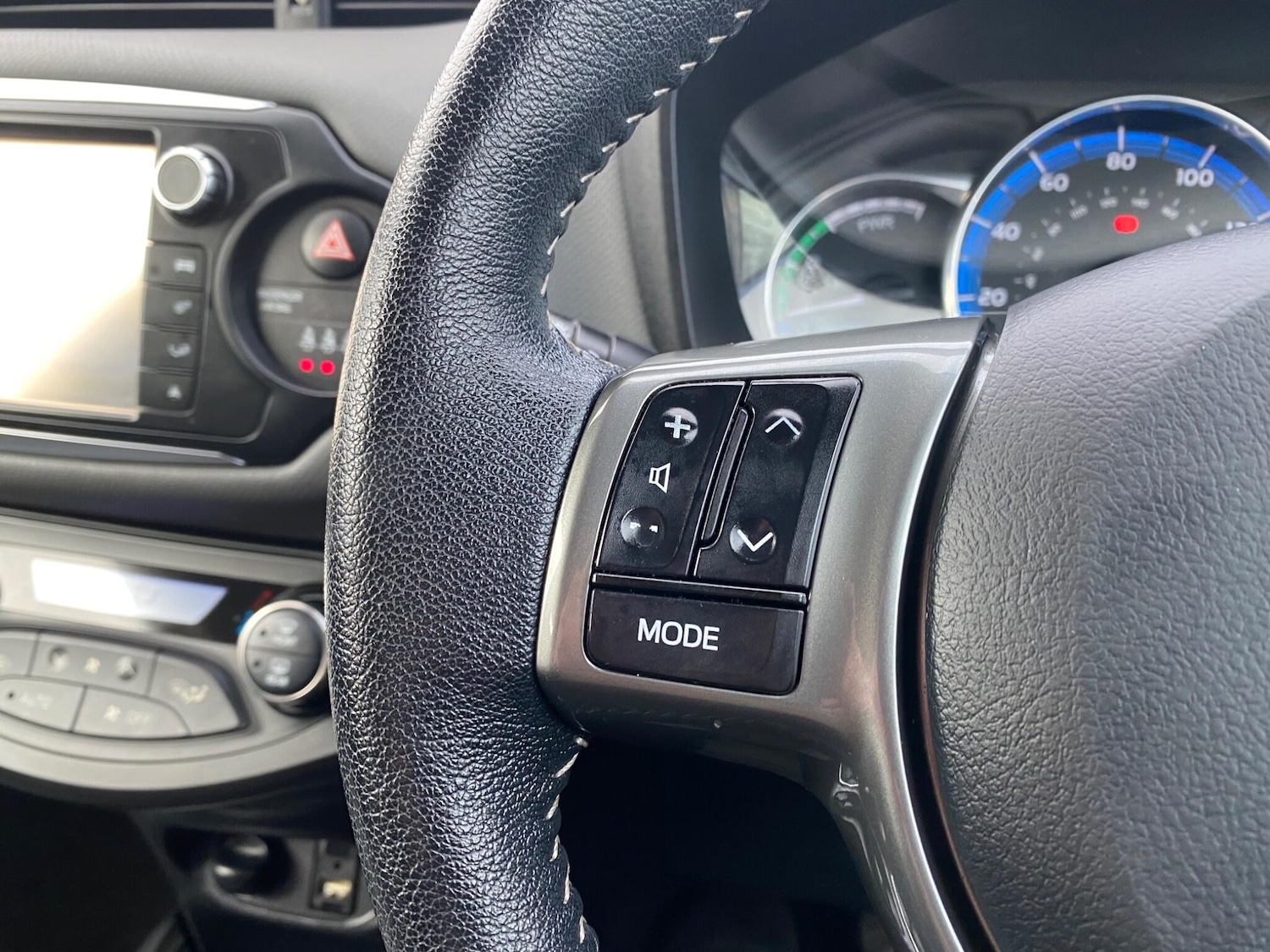 Used Toyota Yaris 2014 for sale - 77376979: Photo 26