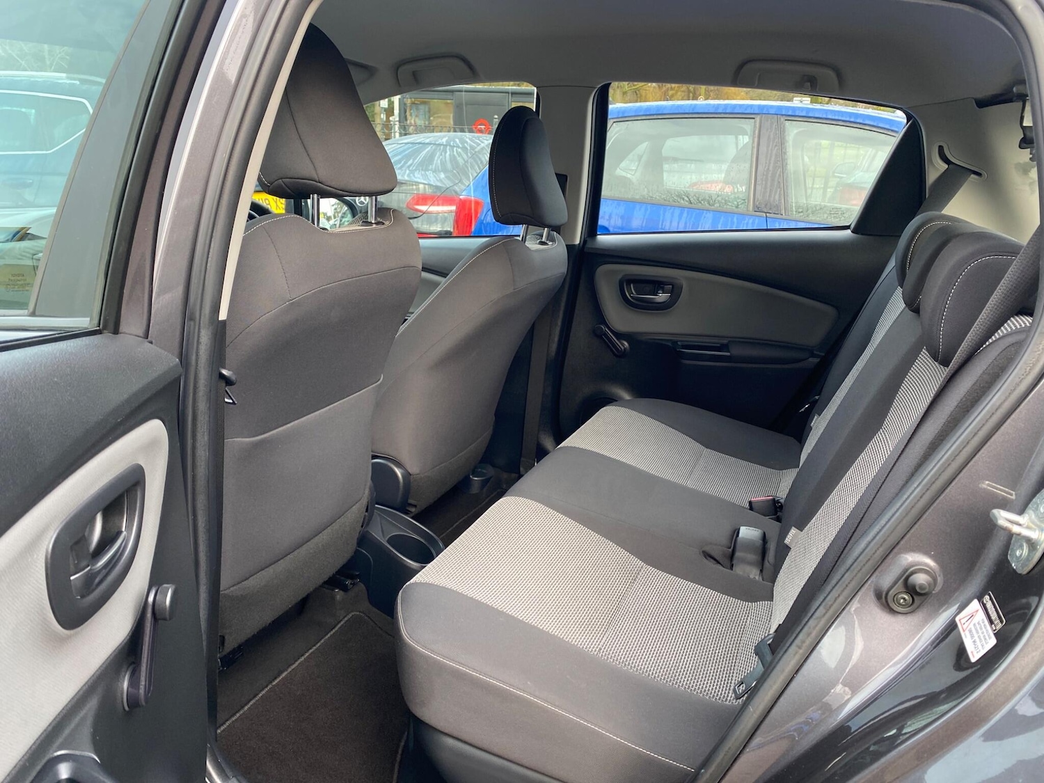 Used Toyota Yaris 2014 for sale - 77376979: Photo 31