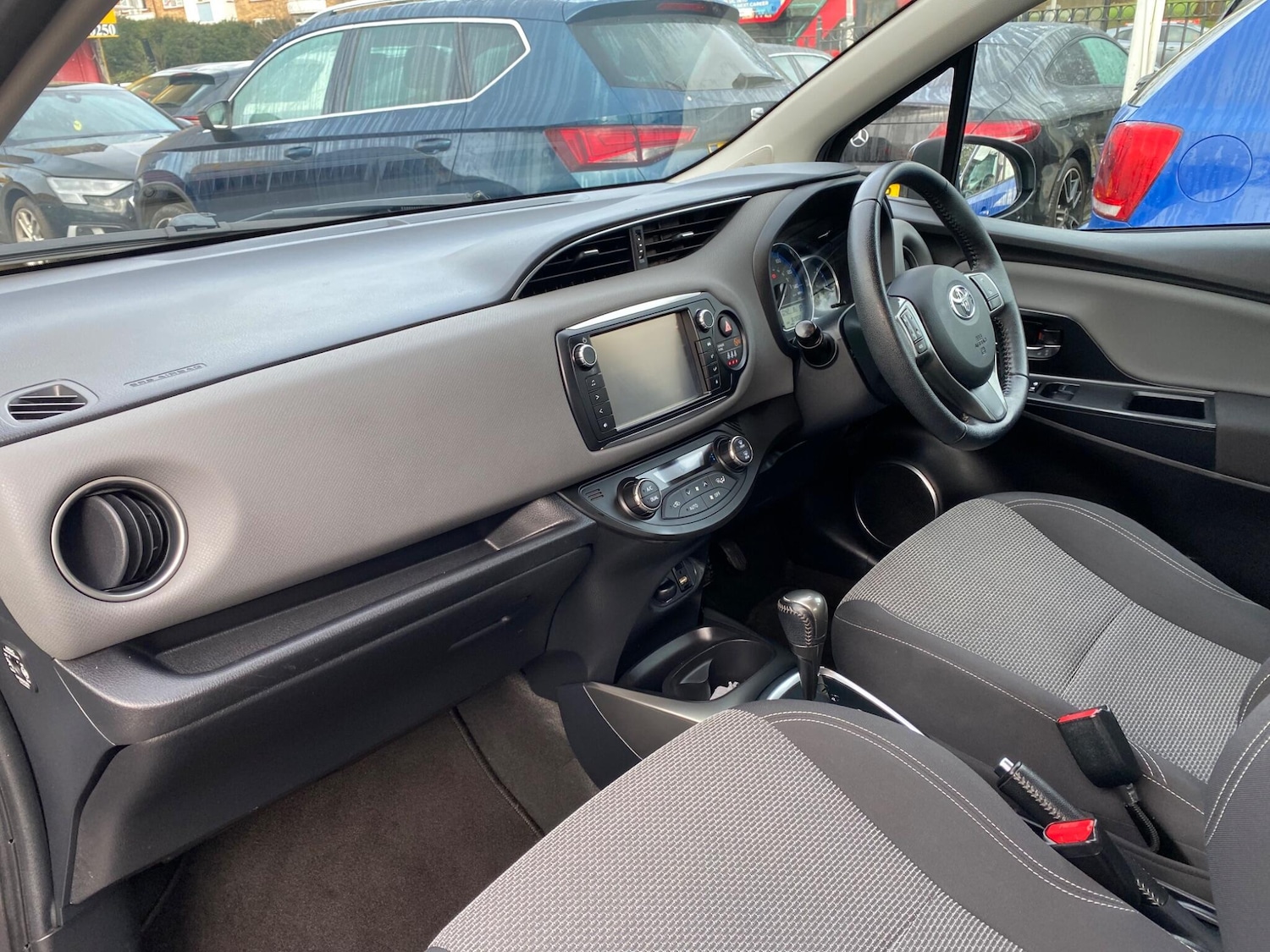 Used Toyota Yaris 2014 for sale - 77376979: Photo 34