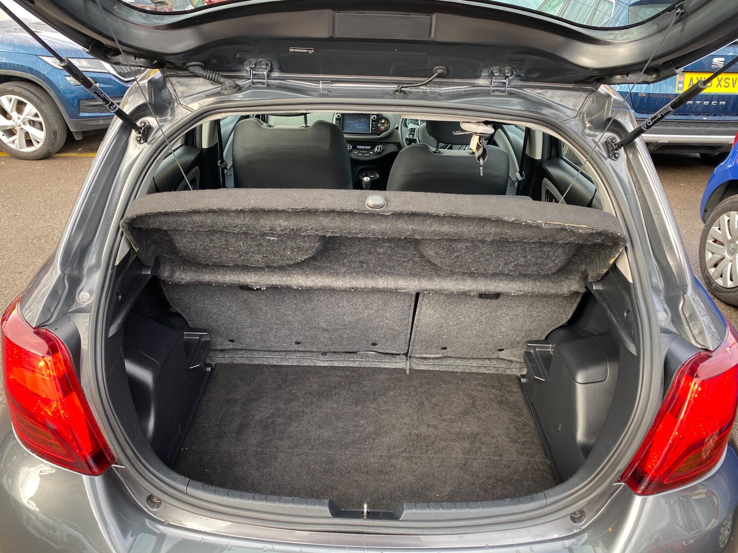 Used Toyota Yaris 2014 for sale - 77376979: Photo 35