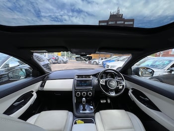 Used Jaguar E-Pace 2019 for sale - 79303960: Photo