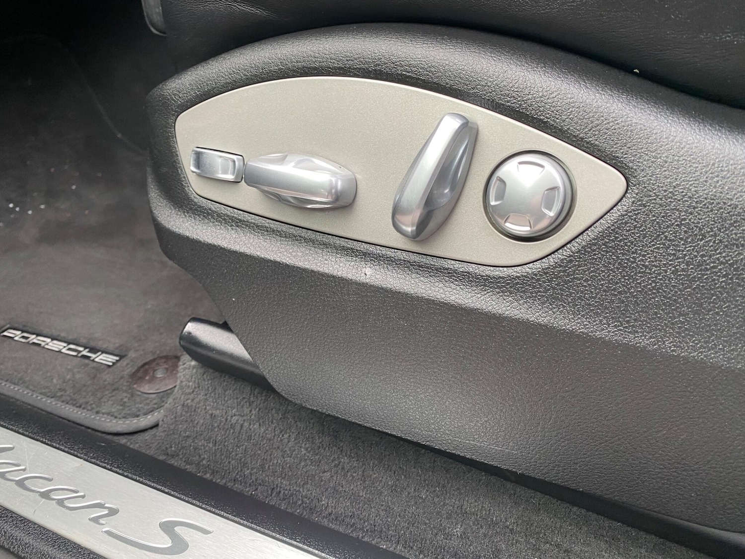 Used Porsche Macan 2018 for sale - 77091640: Photo 33