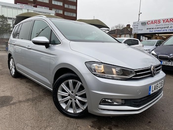 Used Volkswagen Touran 2016 for sale - 76936424: Photo