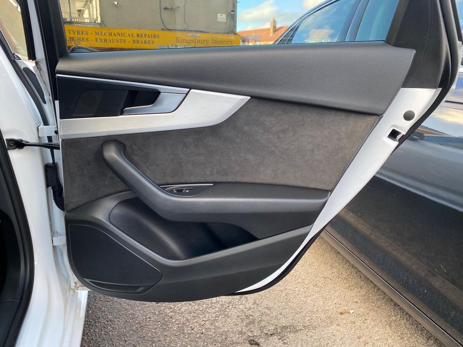 Used Audi A4 2017 for sale - 76886539: Photo 32