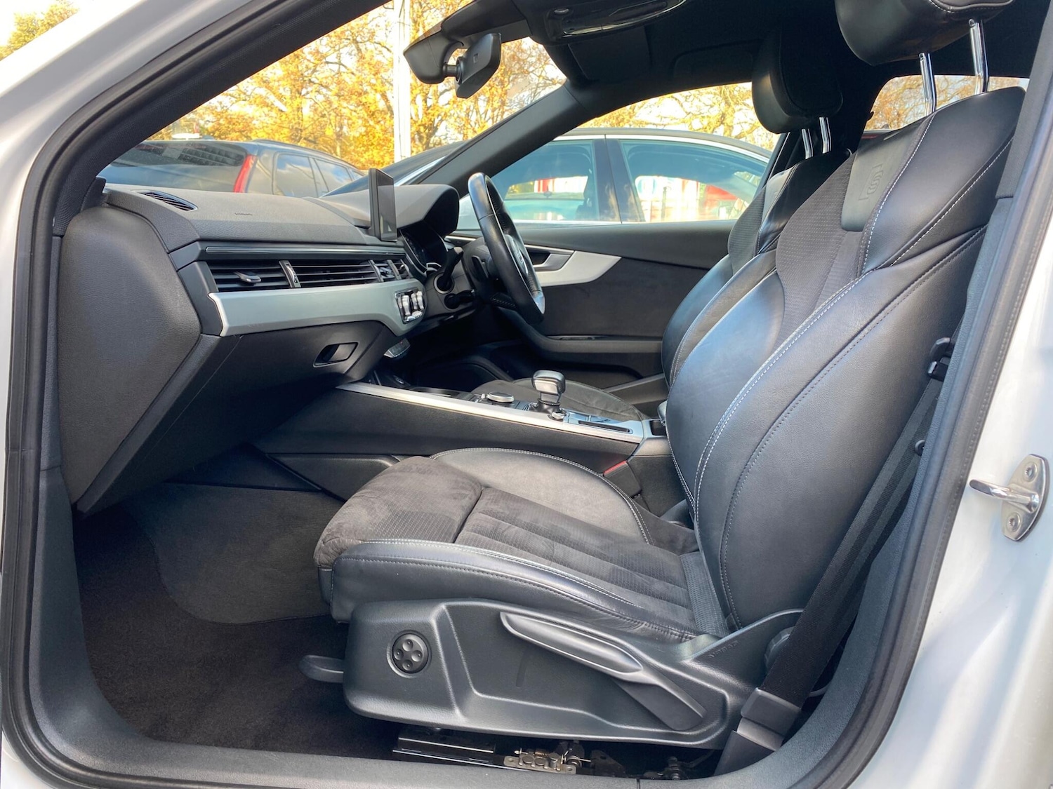 Used Audi A4 2017 for sale - 76886539: Photo 37