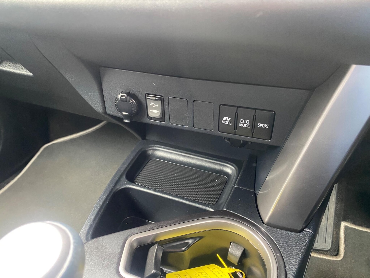 Used Toyota RAV4 2016 for sale - 76226382: Photo 16