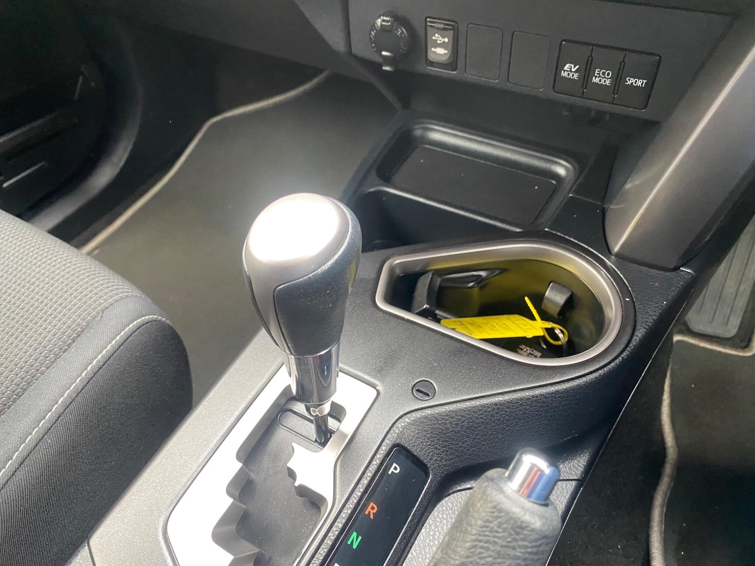 Used Toyota RAV4 2016 for sale - 76226382: Photo 17