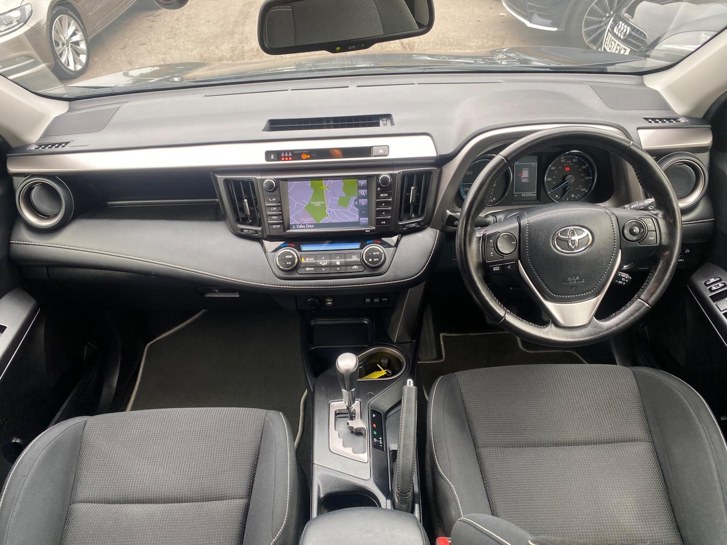 Used Toyota RAV4 2016 for sale - 76226382: Photo 2