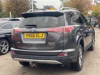 Used Toyota RAV4 2016 for sale - 76226382: Photo 4