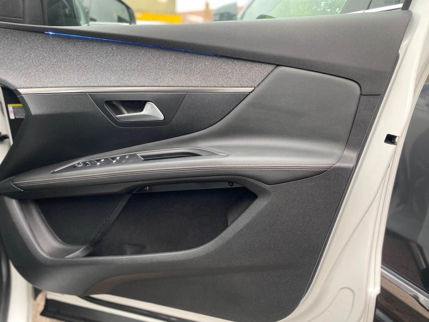 Used Peugeot 3008 2020 for sale - 75965236: Photo 11