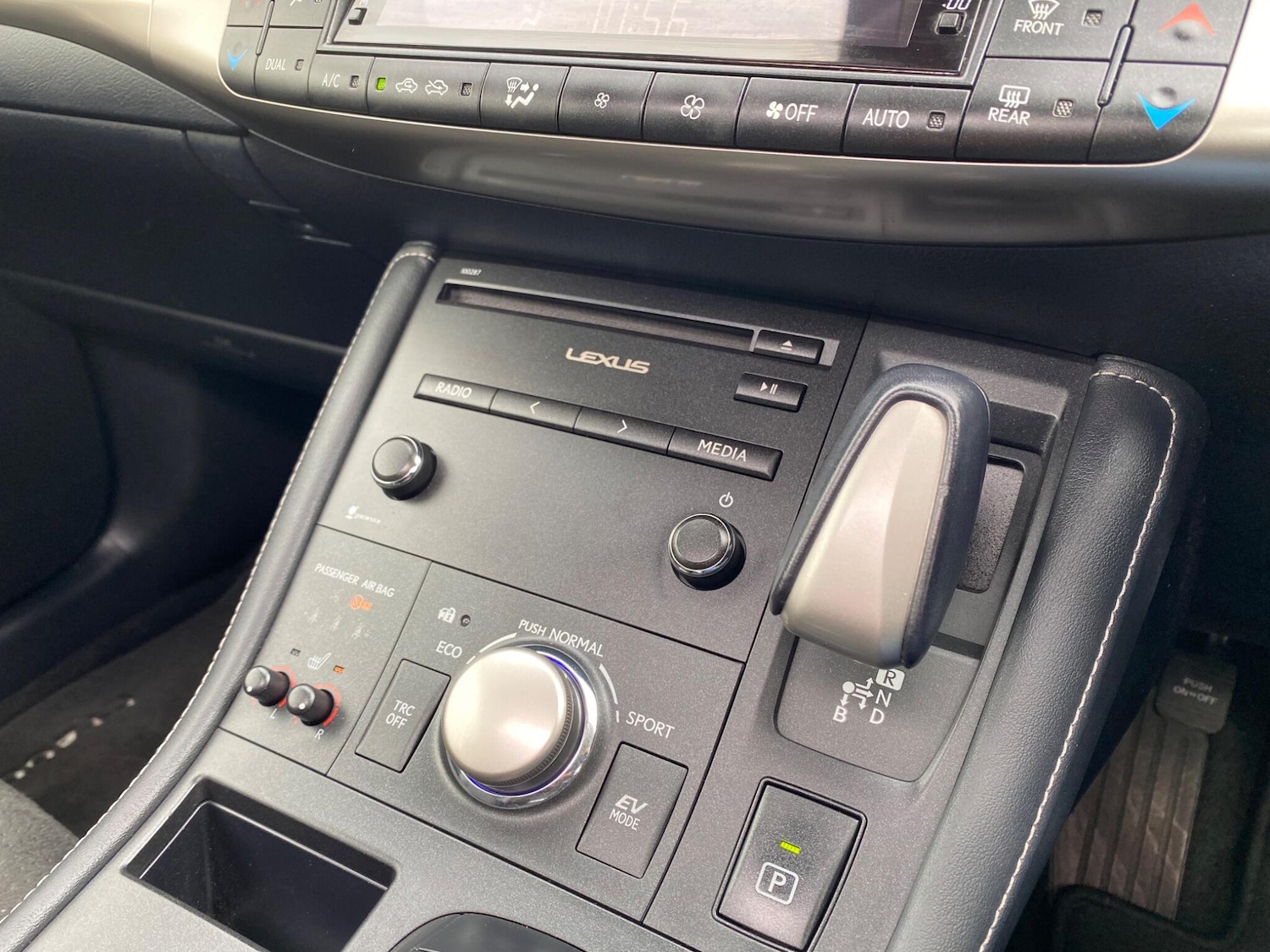 Used Lexus CT 2015 for sale - 76213845: Photo 26