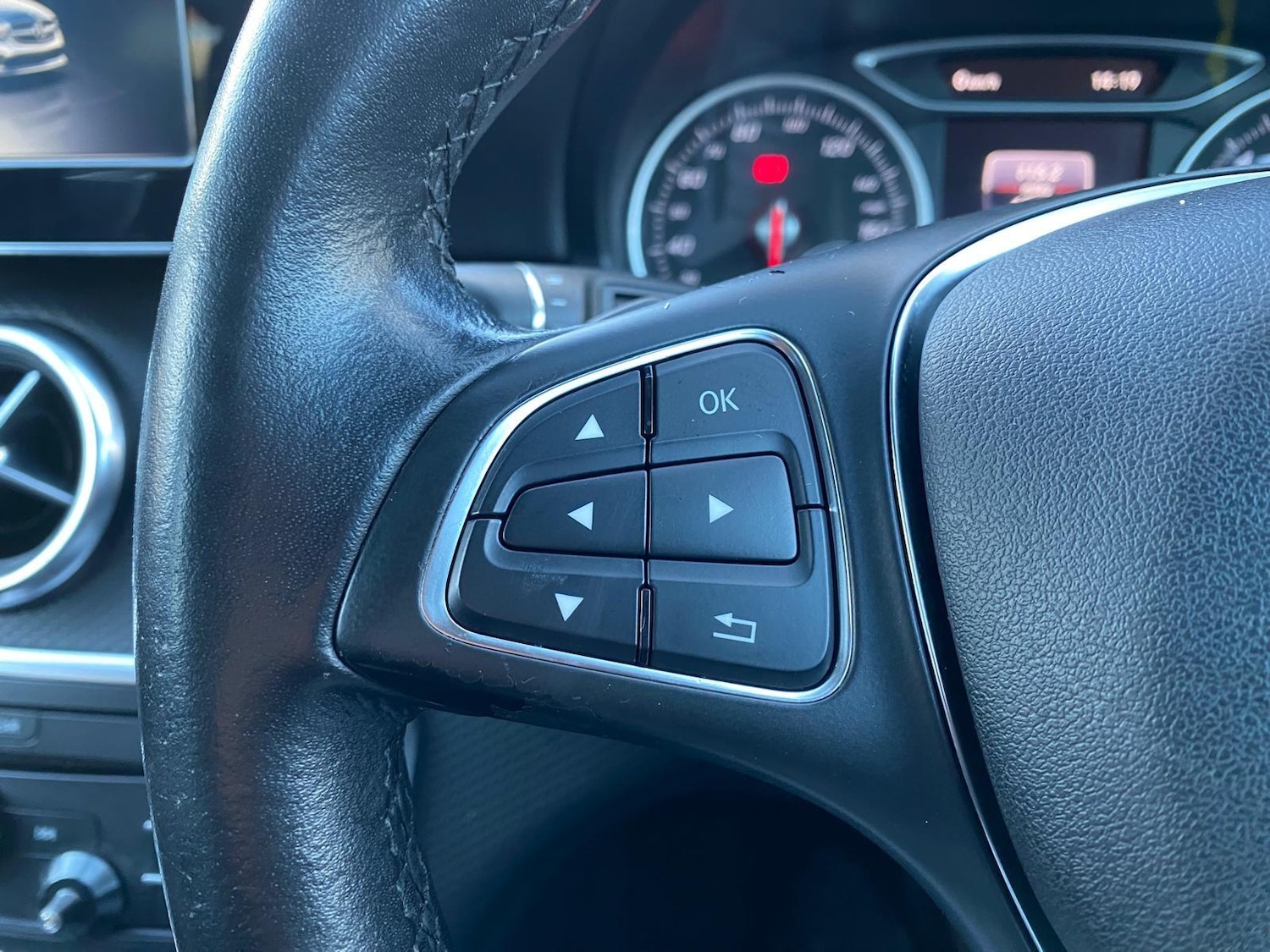 Used Mercedes-Benz A-Class 2016 for sale - 77345099: Photo 28