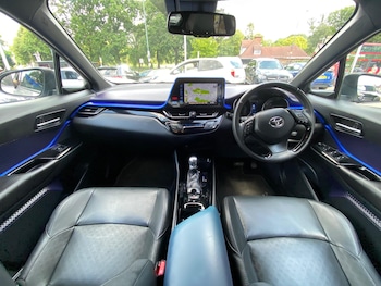 Used Toyota C-HR 2017 for sale - 78965874: Photo