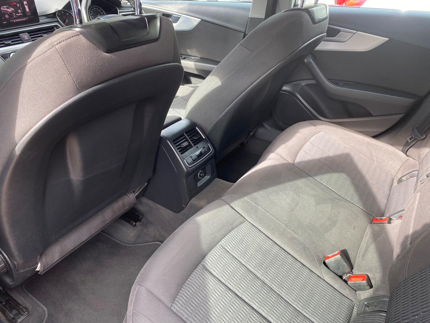 Used Audi A4 Avant 2018 for sale - 76042486: Photo 33