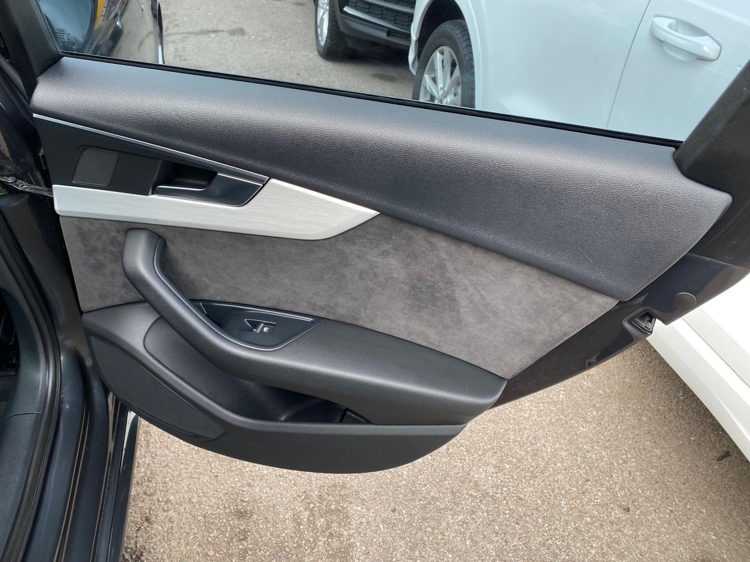 Used Audi A4 2017 for sale - 76993420: Photo 31