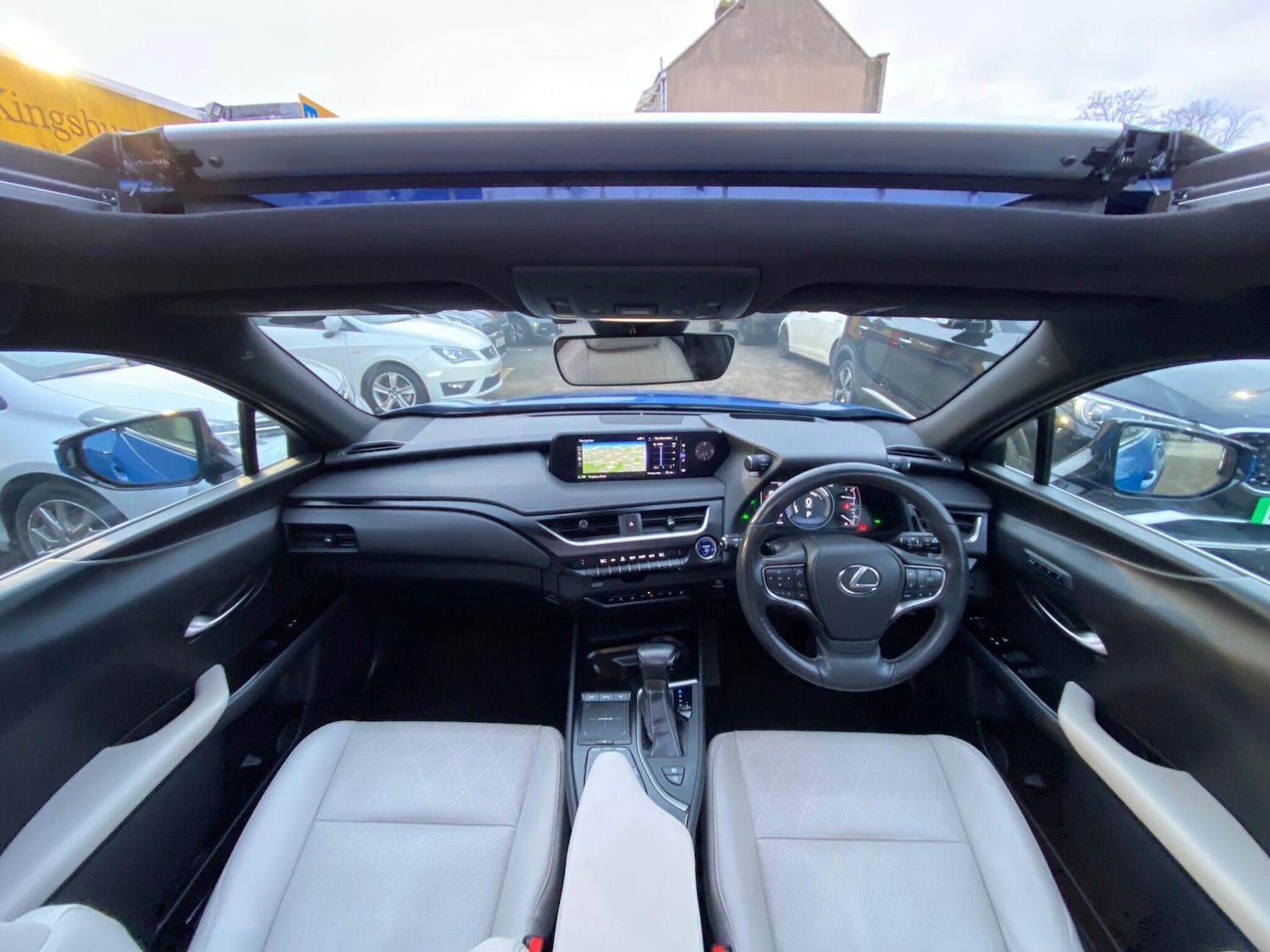 Used Lexus UX 2019 for sale - 77440402: Photo 2
