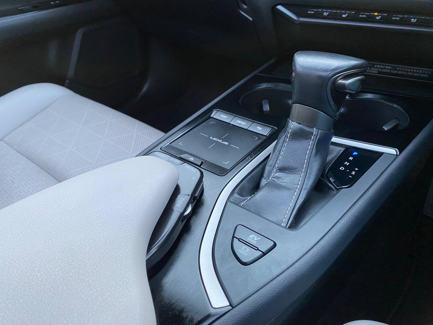 Used Lexus UX 2019 for sale - 77440402: Photo 32