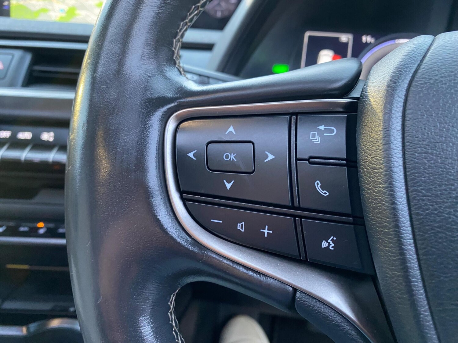 Used Lexus UX 2019 for sale - 77440402: Photo 33