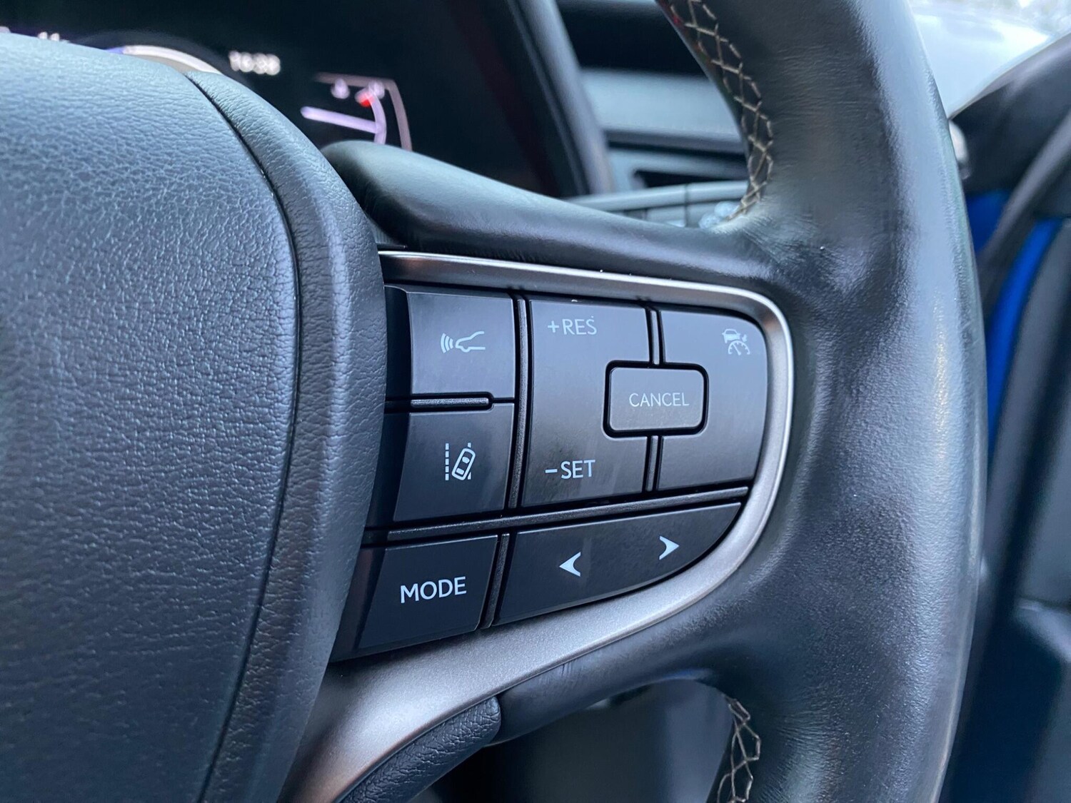 Used Lexus UX 2019 for sale - 77440402: Photo 34