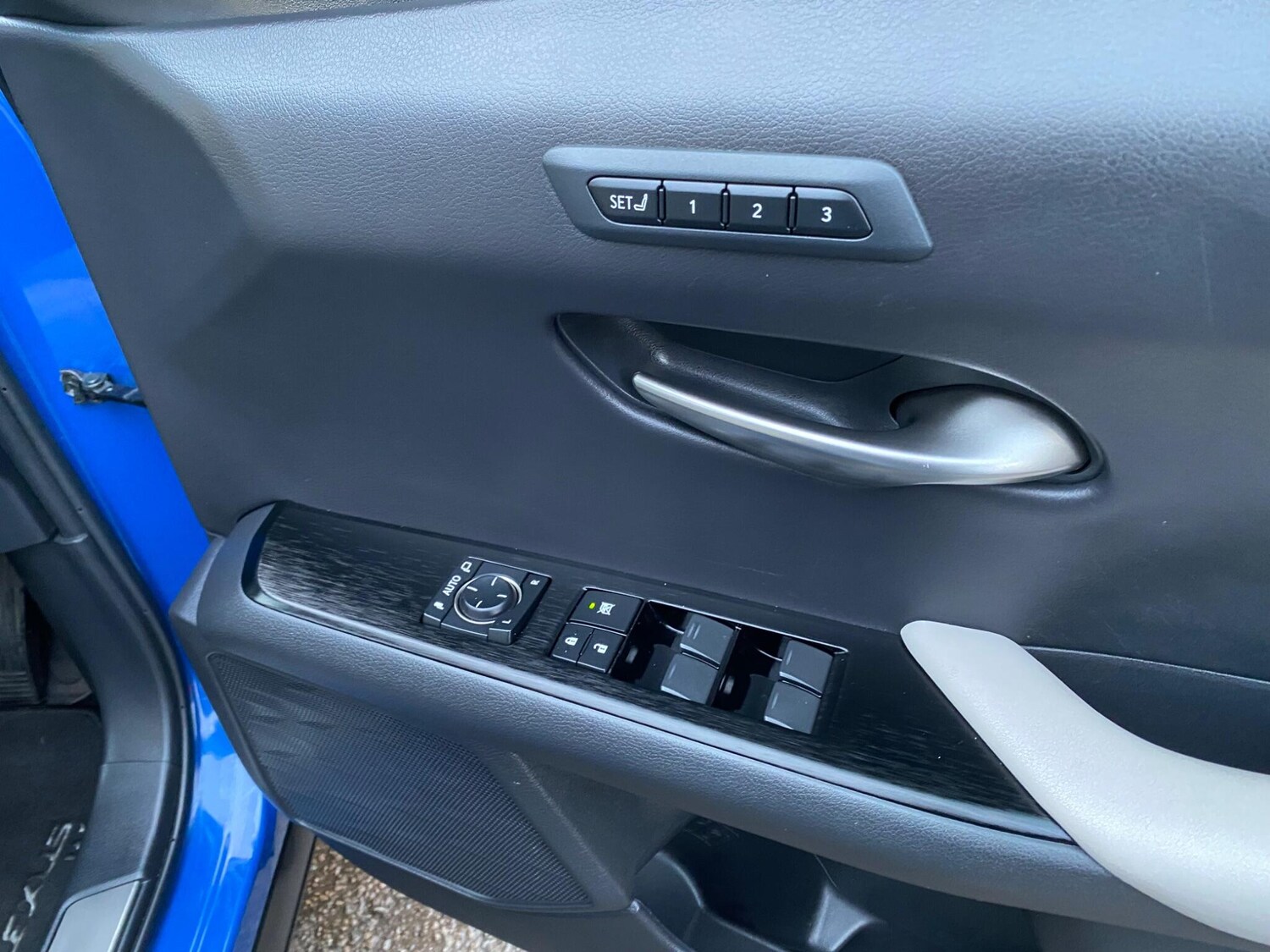 Used Lexus UX 2019 for sale - 77440402: Photo 40