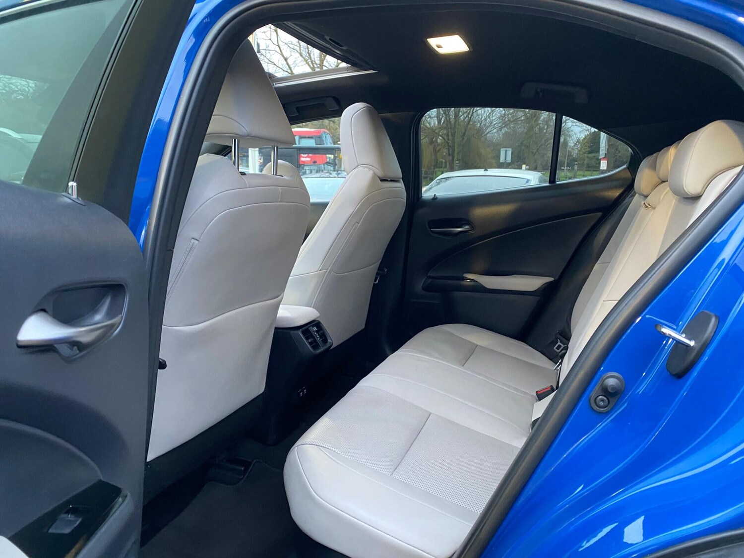 Used Lexus UX 2019 for sale - 77440402: Photo 44