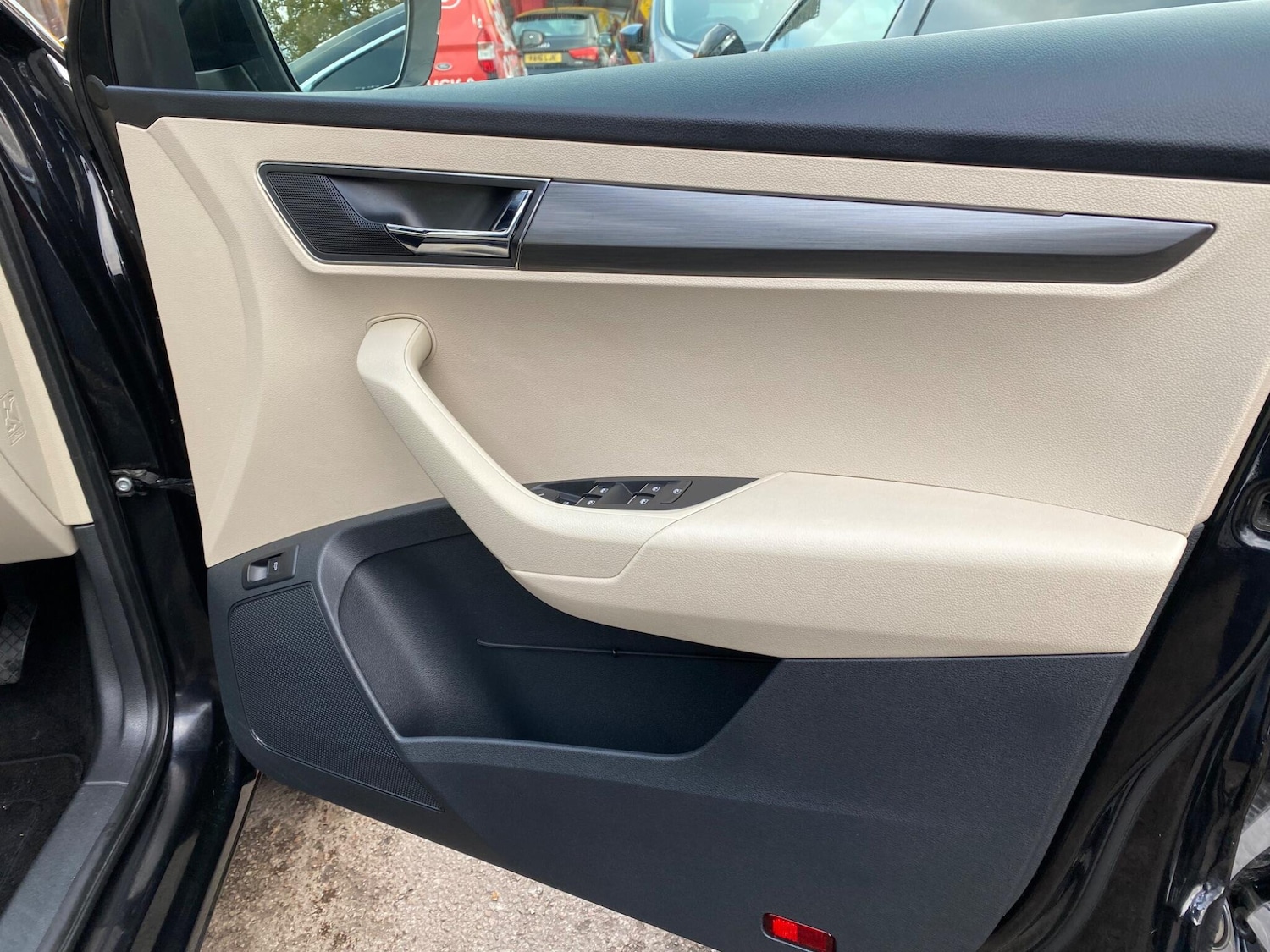 Used Skoda Karoq 2018 for sale - 76689155: Photo 16