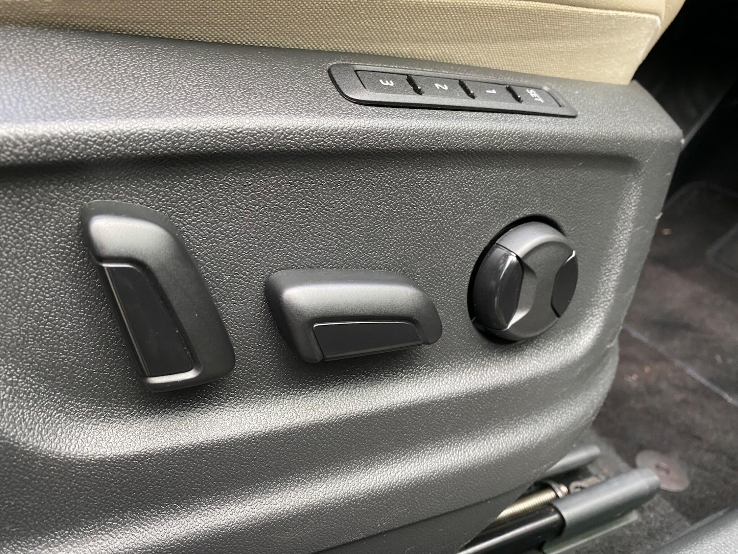 Used Skoda Karoq 2018 for sale - 76689155: Photo 32