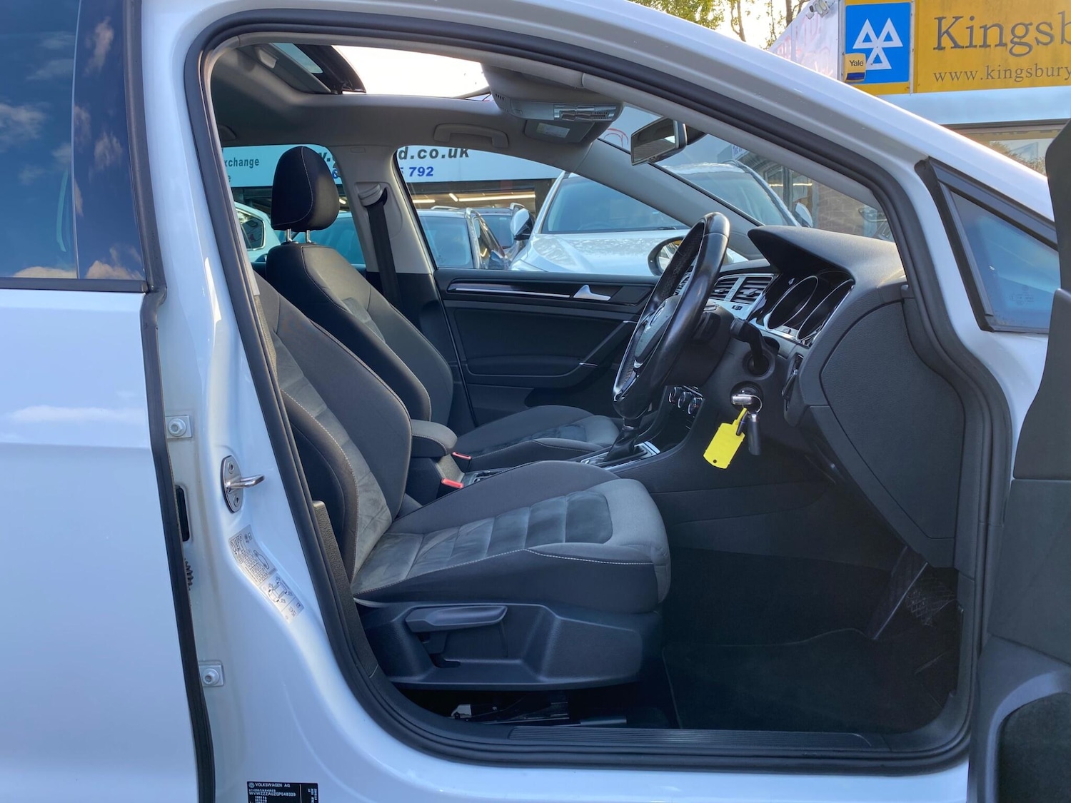 Used Volkswagen Golf 2016 for sale - 76388101: Photo 17