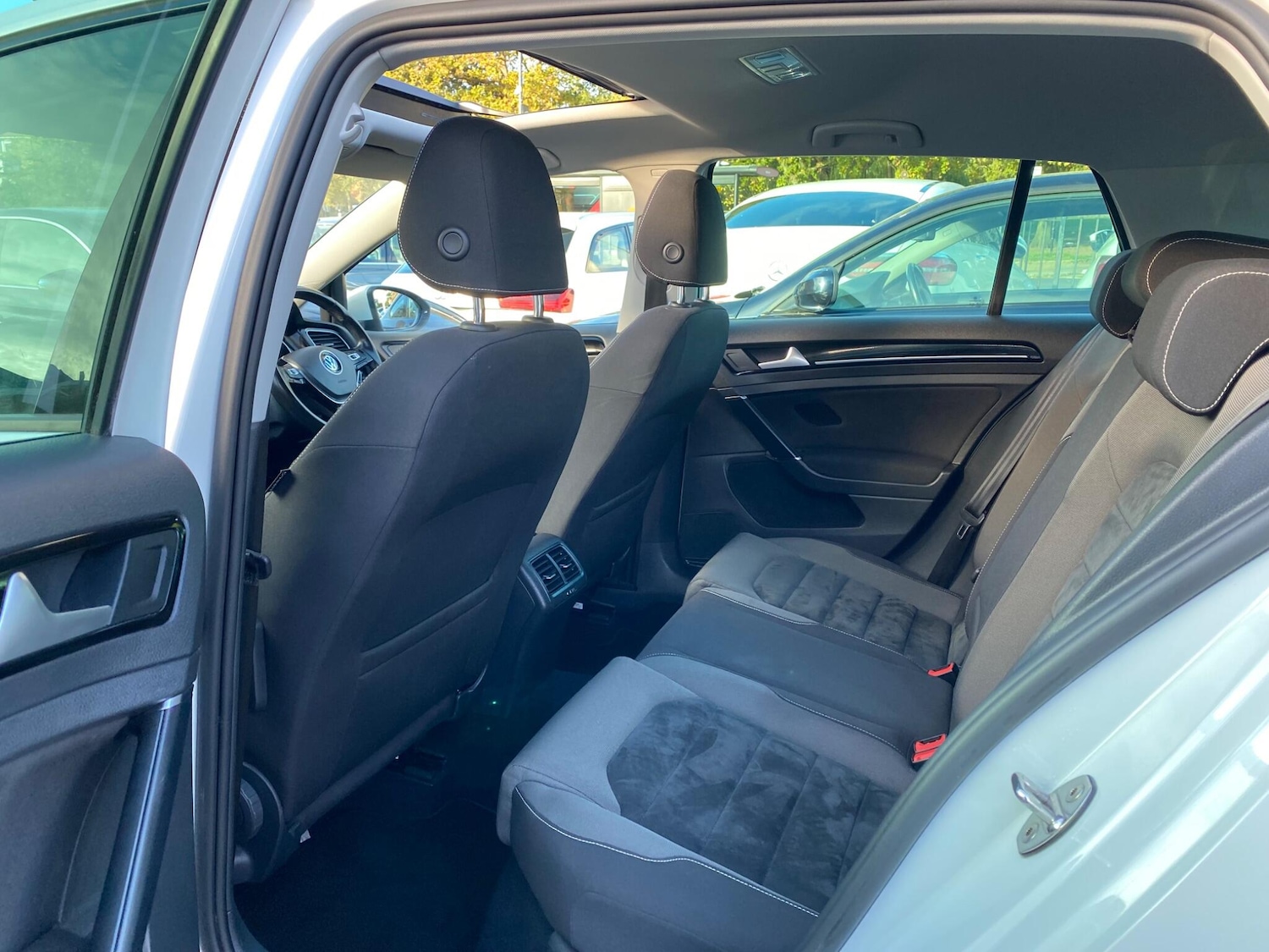 Used Volkswagen Golf 2016 for sale - 76388101: Photo 31