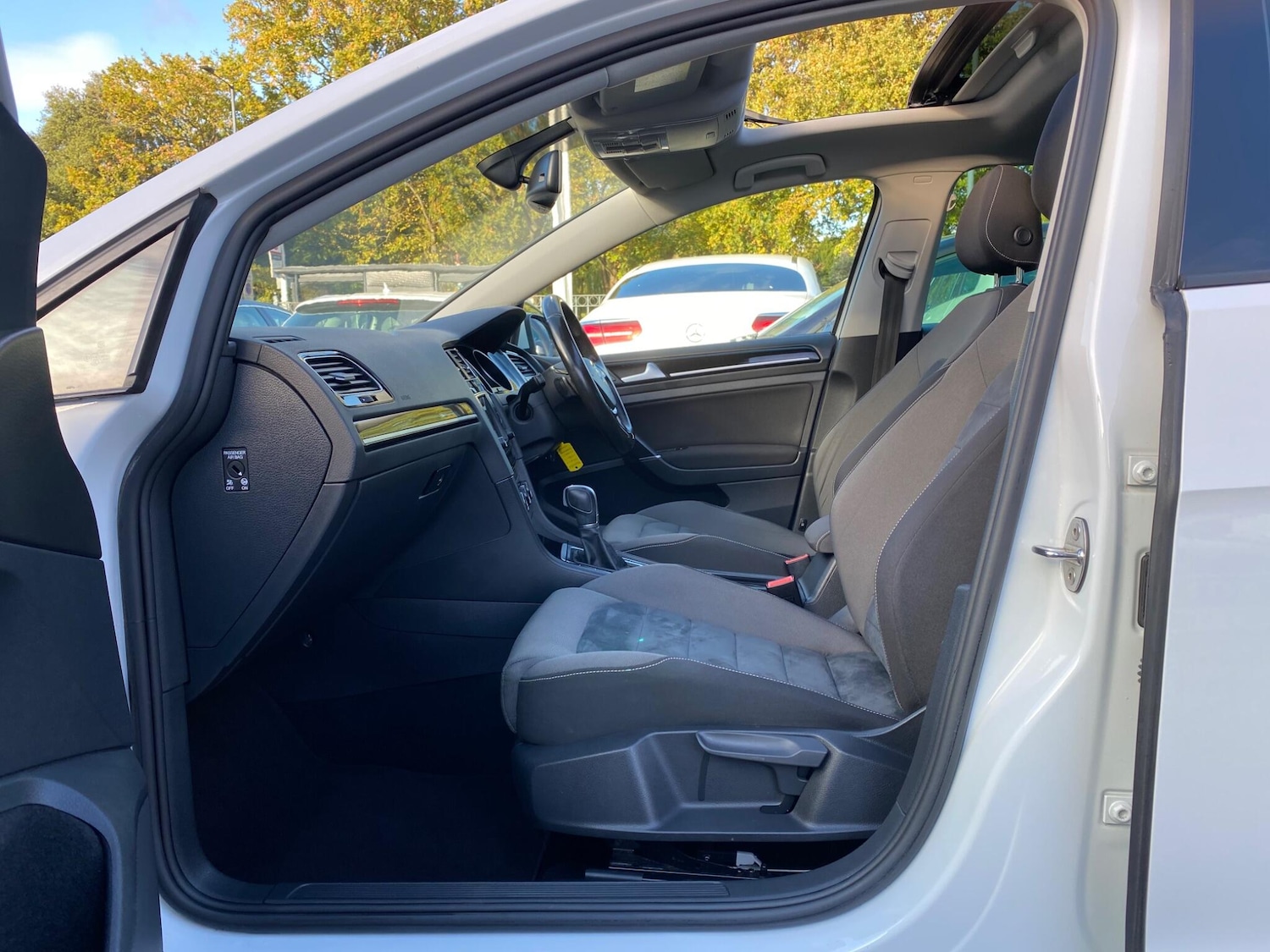 Used Volkswagen Golf 2016 for sale - 76388101: Photo 33